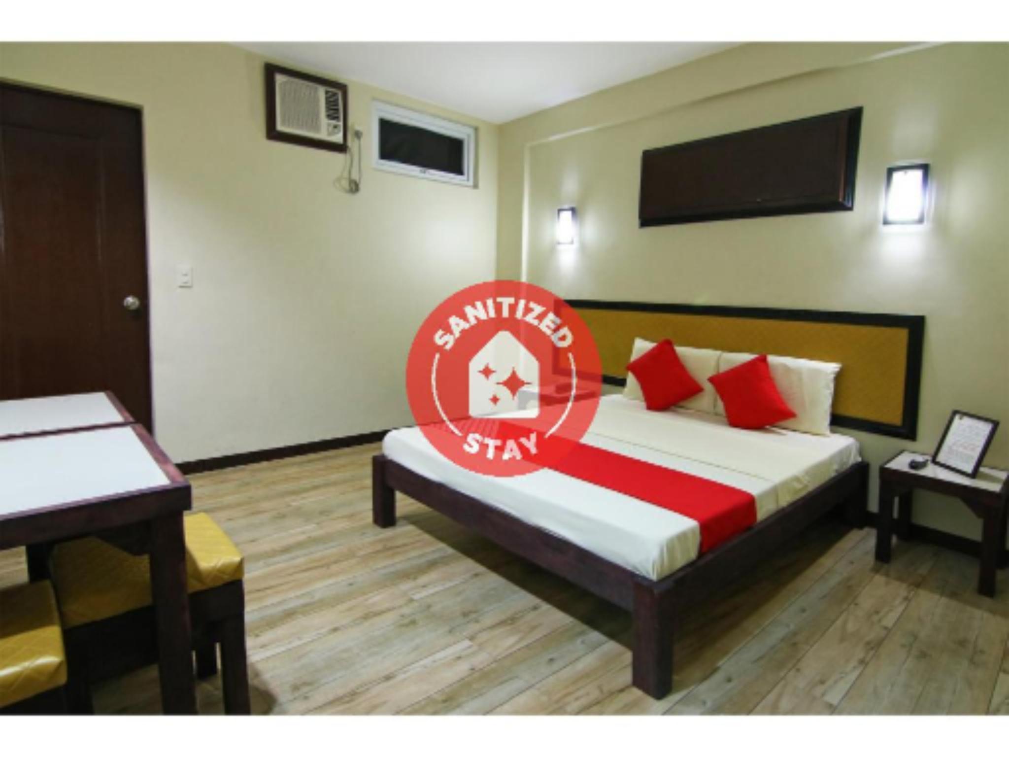 Oyo 110 Asiatel Hotel Пасай Екстериор снимка