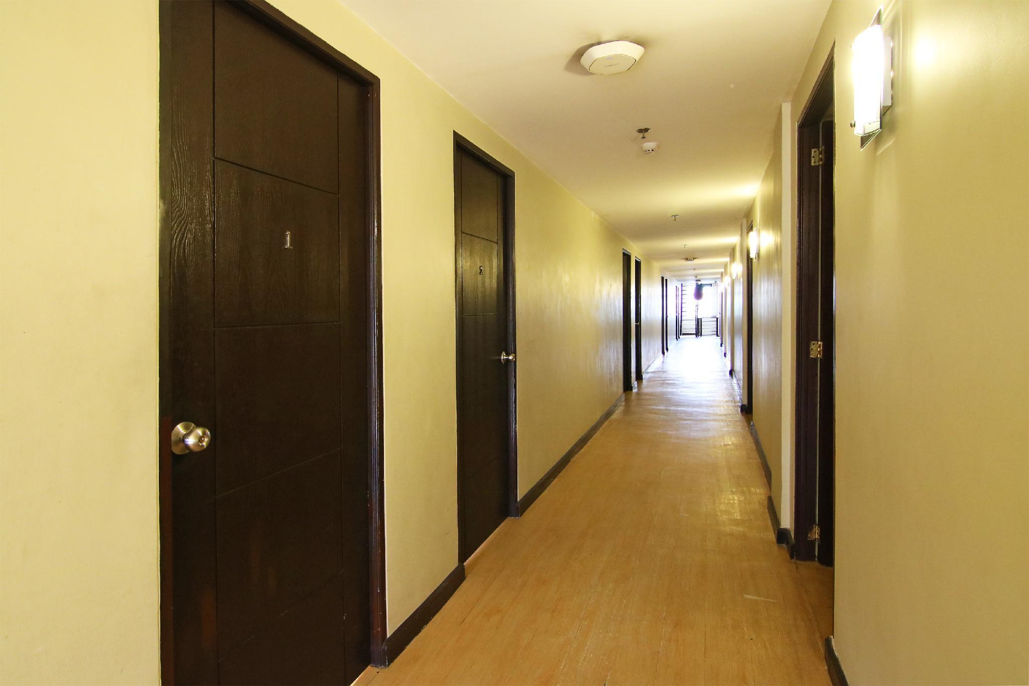 Oyo 110 Asiatel Hotel Пасай Екстериор снимка
